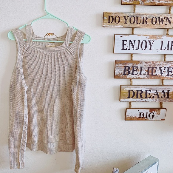 cute Hollister long sleeve with open shoulders! - Picture 1 of 1